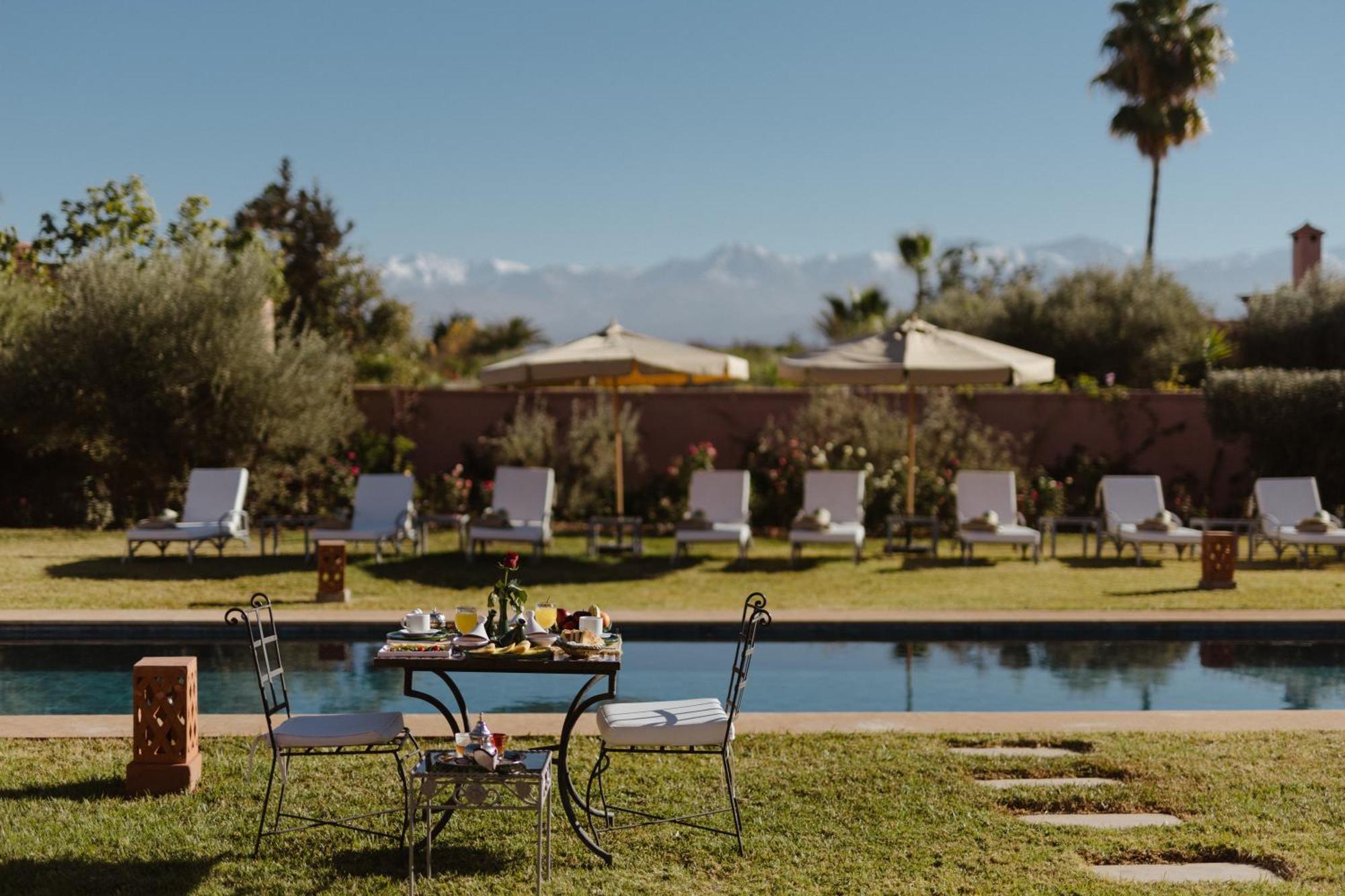 Les Roses By La Siredrah Hotel Ait Bou Zguia Bagian luar foto