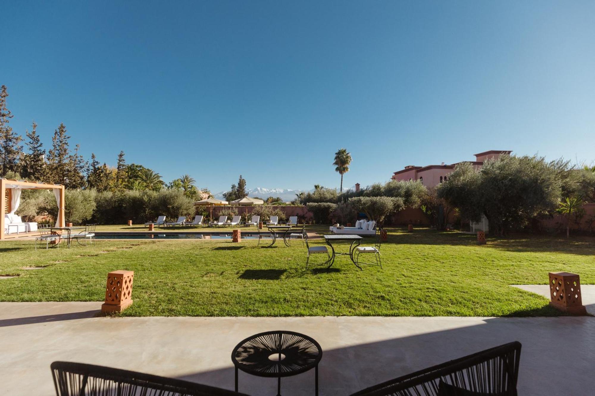 Les Roses By La Siredrah Hotel Ait Bou Zguia Bagian luar foto