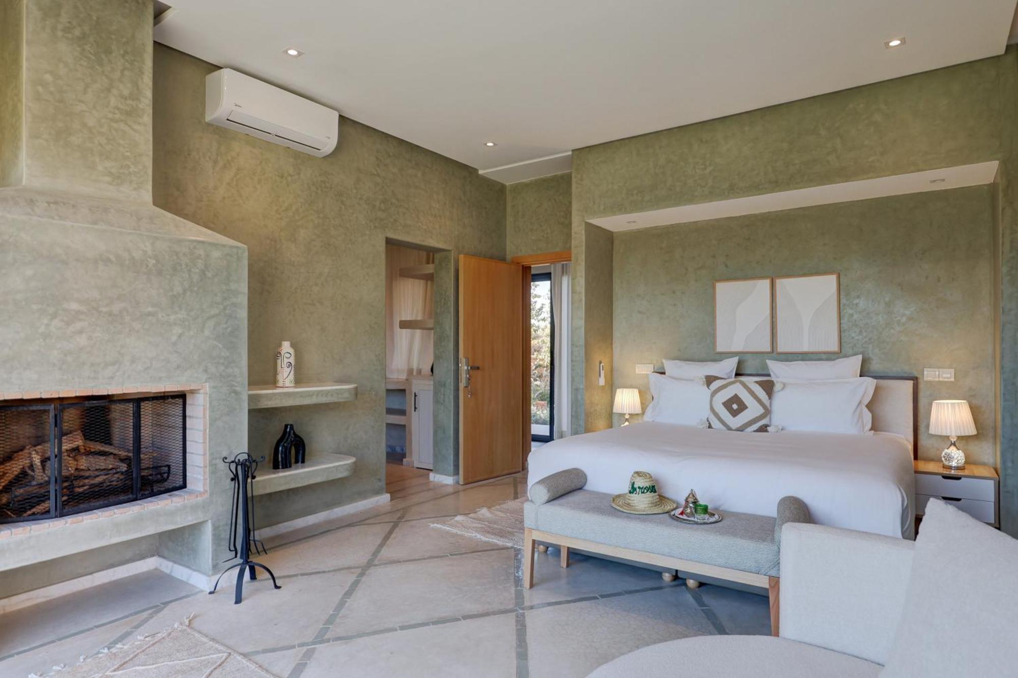 Les Roses By La Siredrah Hotel Ait Bou Zguia Bagian luar foto