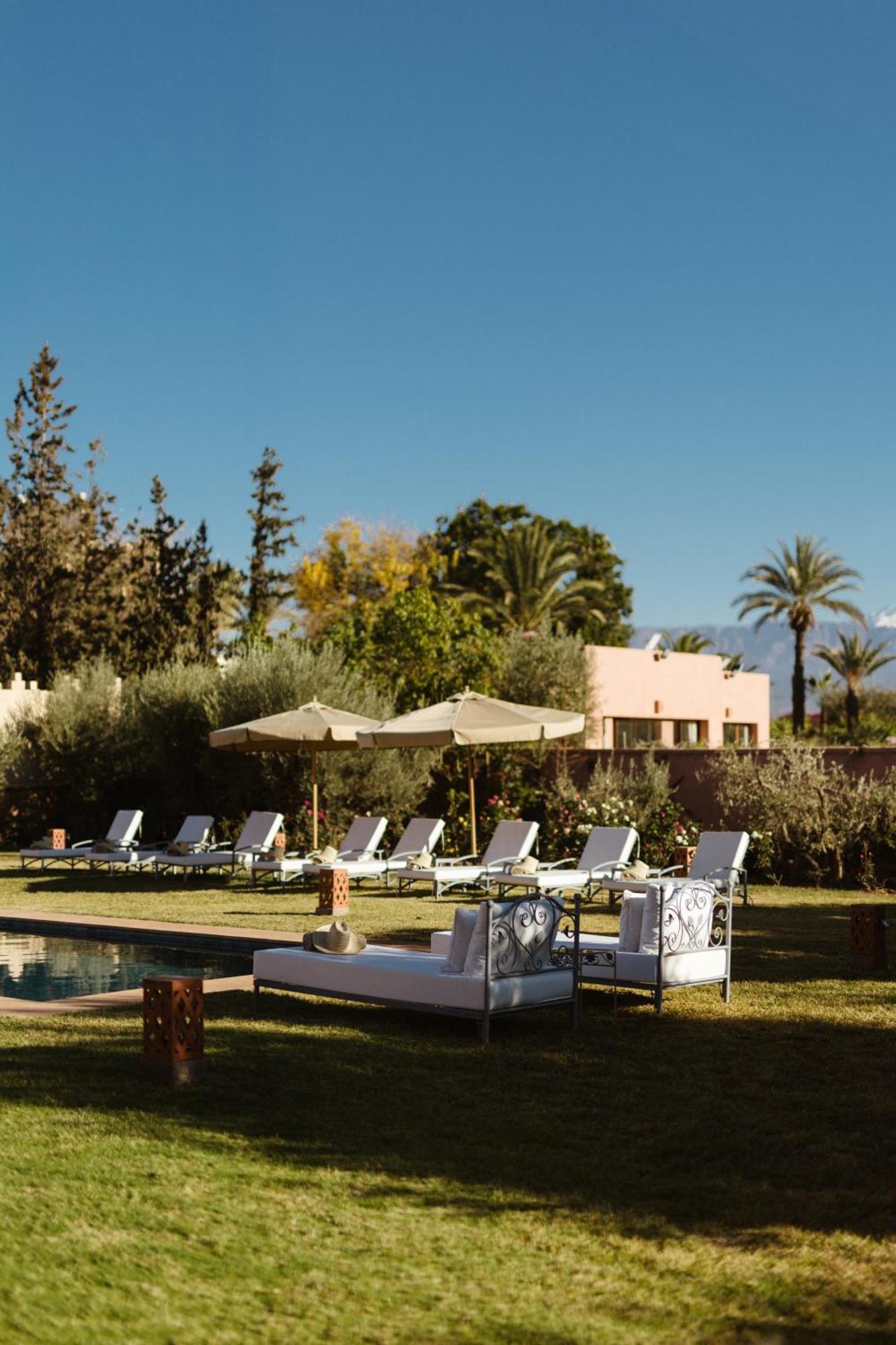 Les Roses By La Siredrah Hotel Ait Bou Zguia Bagian luar foto