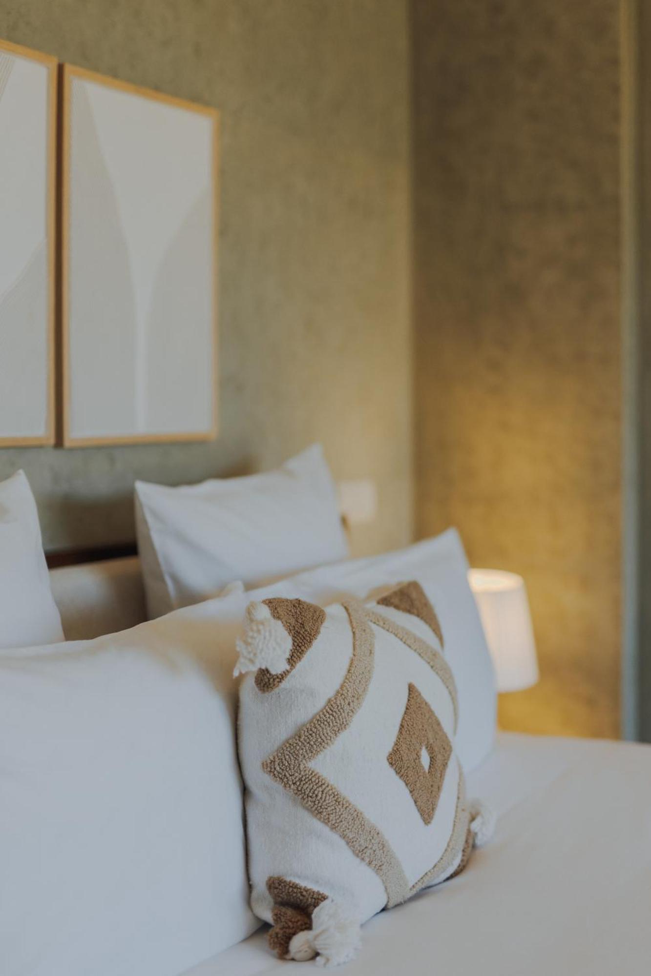 Les Roses By La Siredrah Hotel Ait Bou Zguia Bagian luar foto