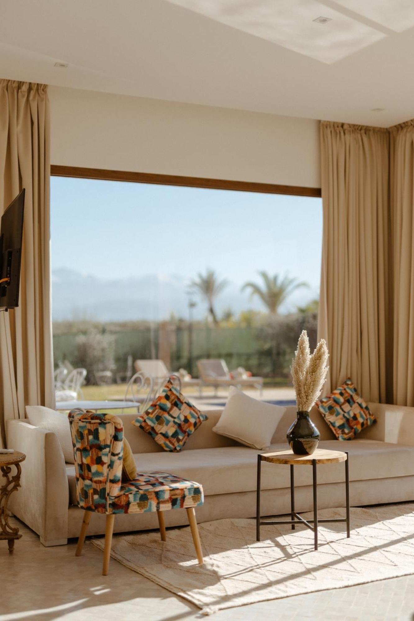 Les Roses By La Siredrah Hotel Ait Bou Zguia Bagian luar foto
